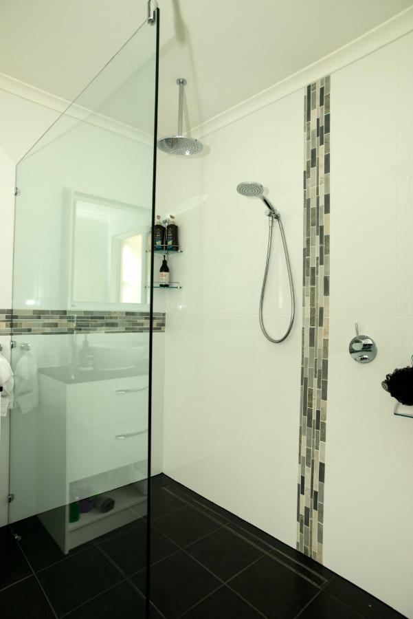 Kinsellas Water Views Олбани Екстериор снимка
